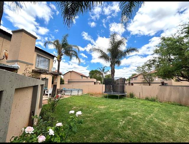 2 BEDROOM TOWNHOUSE FOR SALE IN ANNLIN